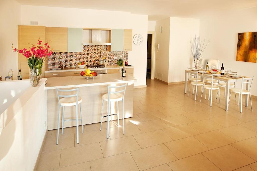 Tremezzo Residence 3-1 Of 11 Apartments In An Exclusive Residence By Italian Apartments Екстериор снимка
